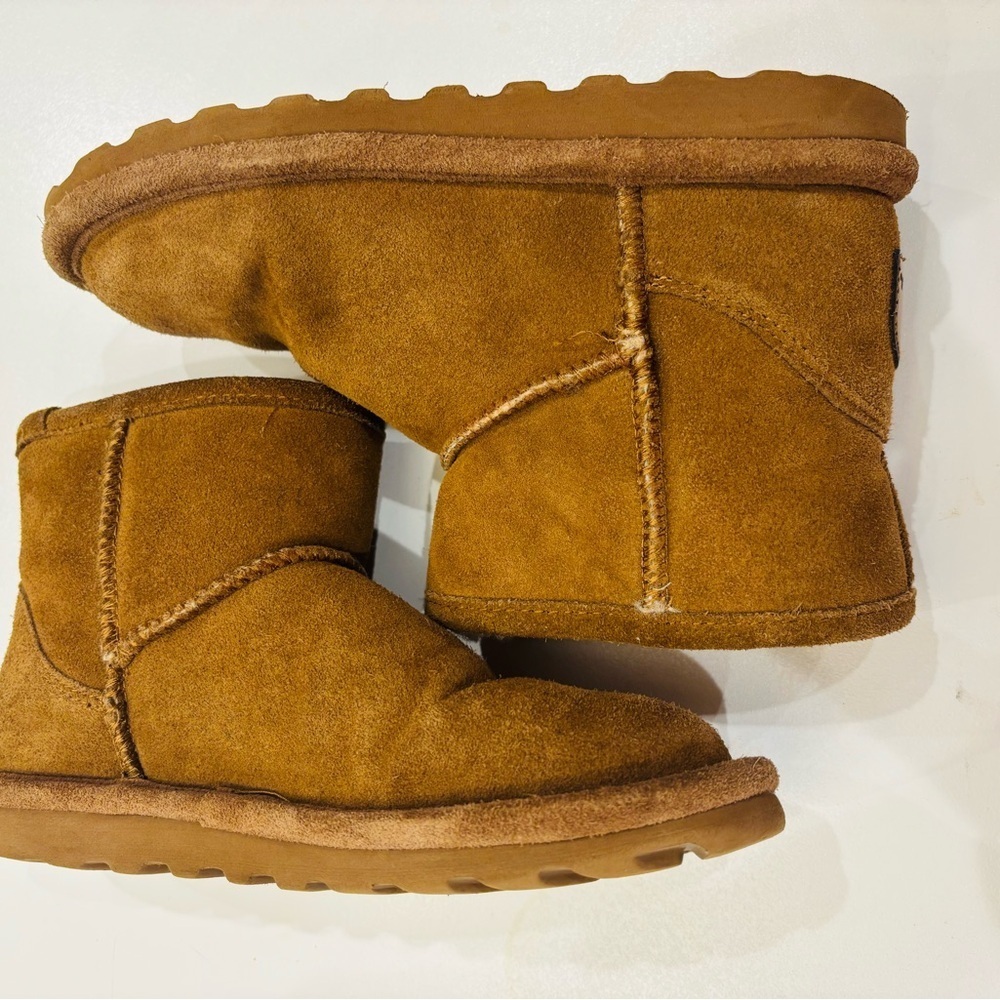 BearPaw Tan Suede Boots Girls size 6 - Picture 3 of 10